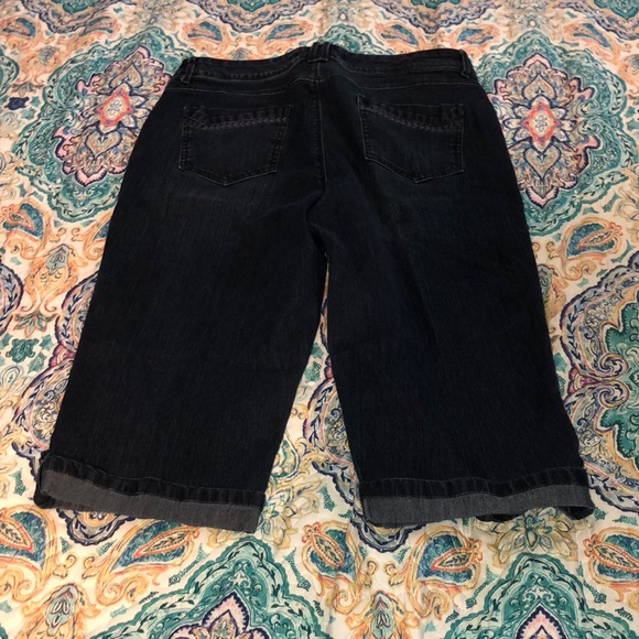 capris - Picture 3 of 3